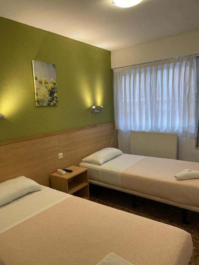 Hostal Milmarcos Zaragoza Buitenkant foto