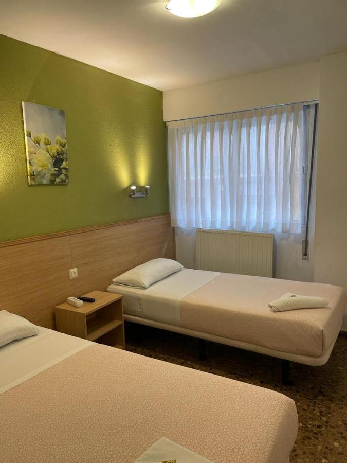Hostal Milmarcos Zaragoza Buitenkant foto