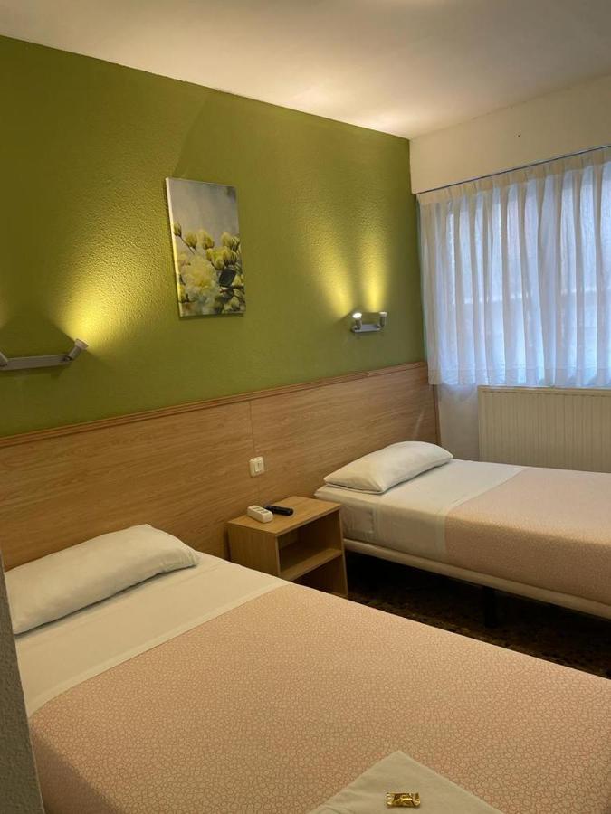 Hostal Milmarcos Zaragoza Buitenkant foto