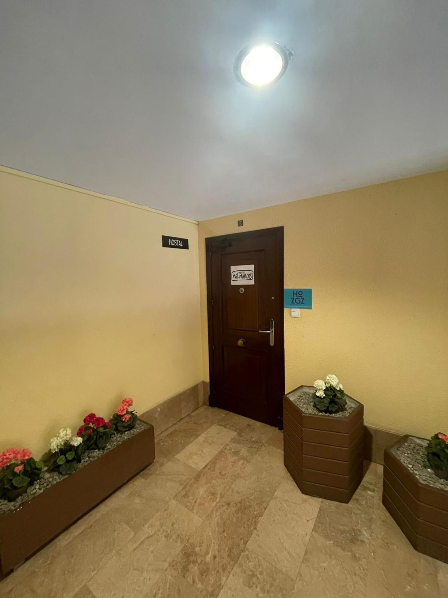 Hostal Milmarcos Zaragoza Buitenkant foto