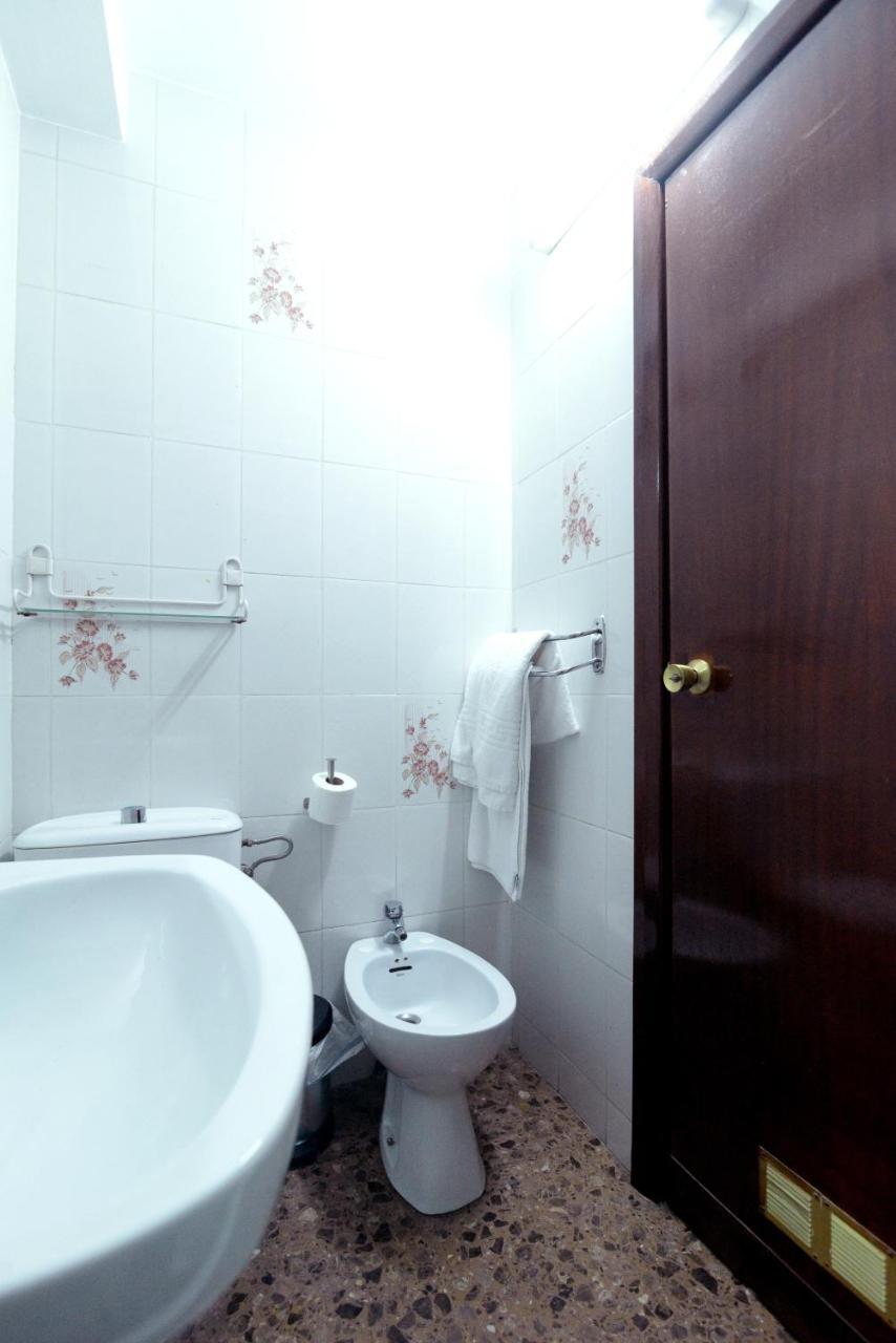 Hostal Milmarcos Zaragoza Buitenkant foto
