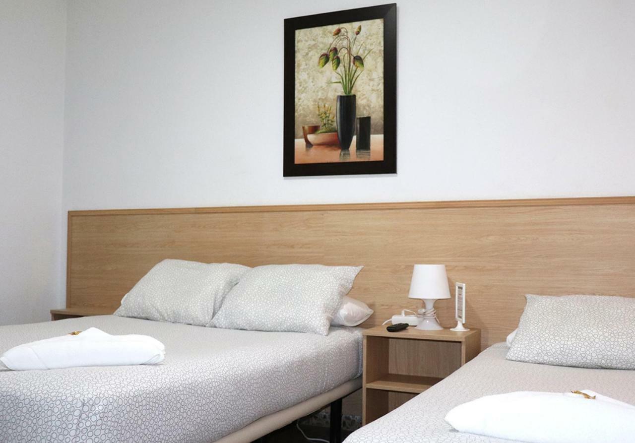 Hostal Milmarcos Zaragoza Buitenkant foto