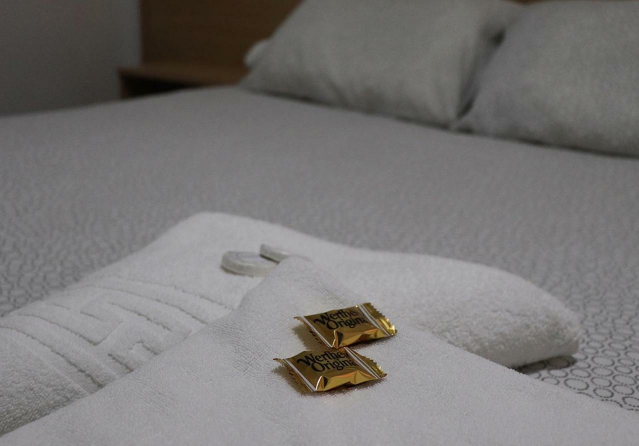 Hostal Milmarcos Zaragoza Buitenkant foto