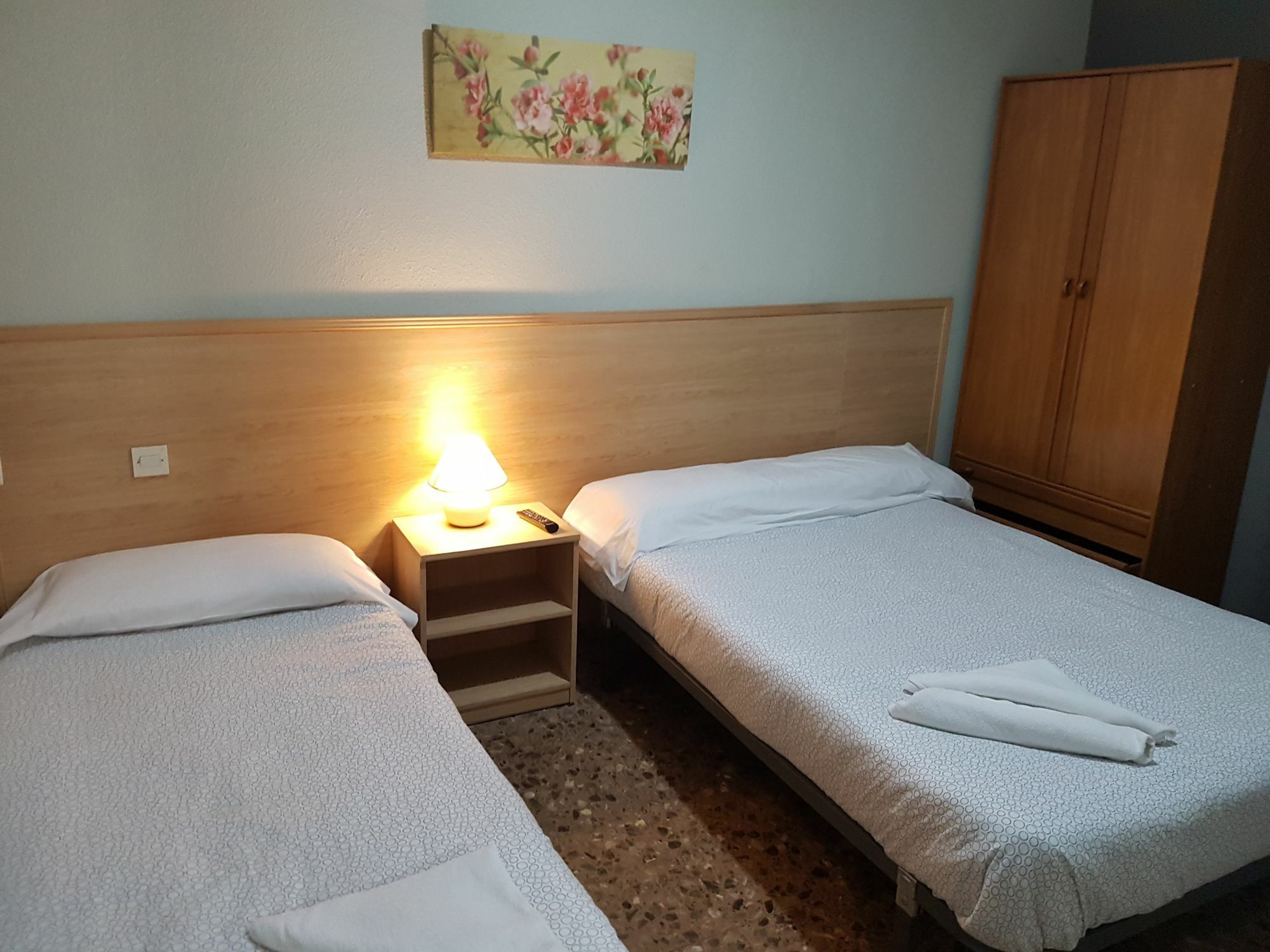 Hostal Milmarcos Zaragoza Buitenkant foto